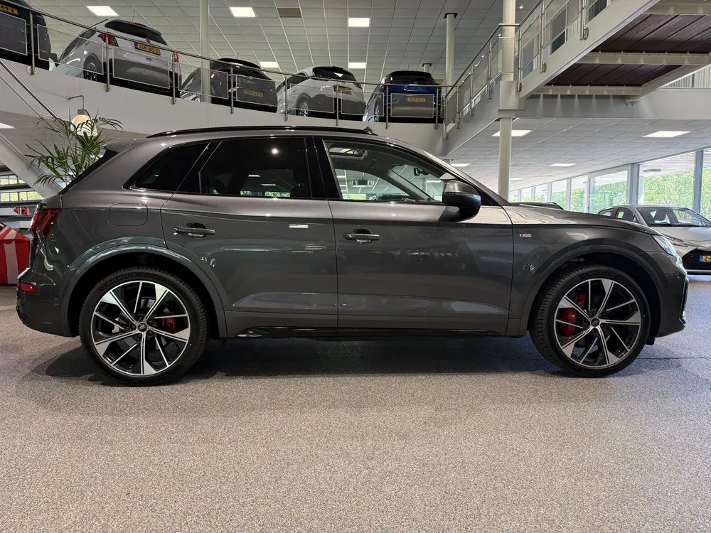 Audi Q5 50 TFSI e S edition uit 2021, foto 4