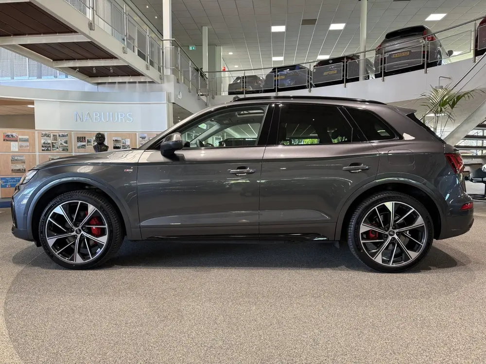 Audi Q5 50 TFSI e S edition uit 2021, foto 5