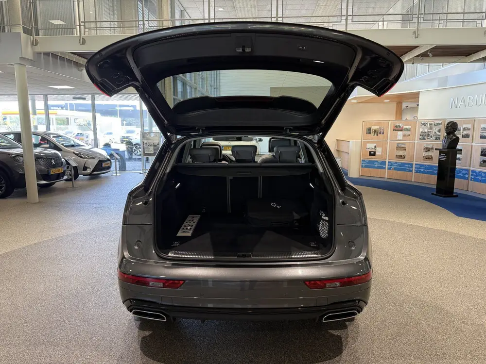 Audi Q5 50 TFSI e S edition uit 2021, foto 8