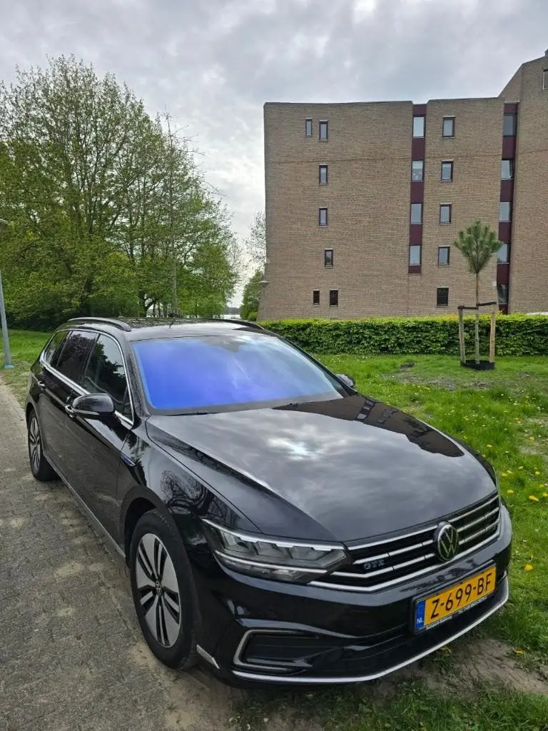 Volkswagen Passat Variant Passat 1.4 TSI Phev 218pk 6-DSG 2020 Zwart uit 2020, foto 2