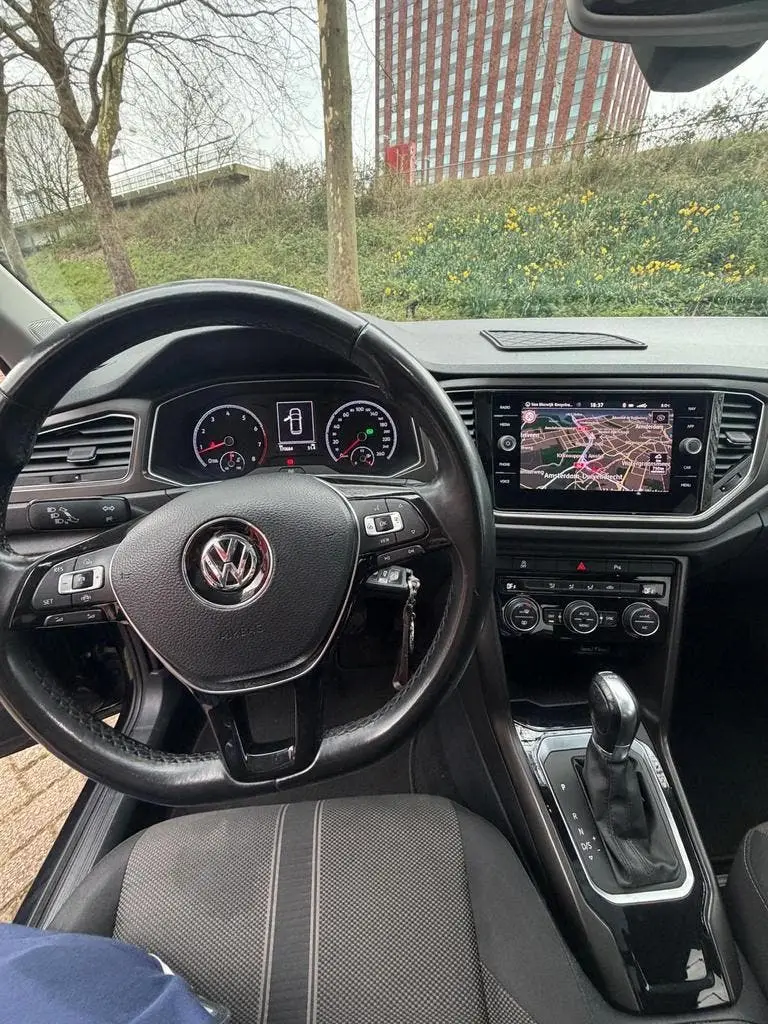 Volkswagen T-Roc 1.5 TSI 150pk 7-DSG 2019 Zwart uit 2019, foto 8