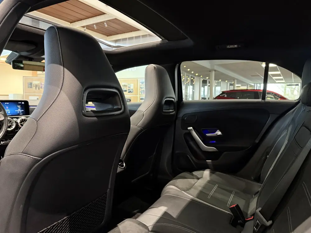Mercedes-Benz A-Klasse 250 e AMG Limited NL auto uit 2022, foto 10