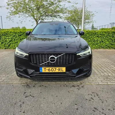 Volvo XC60 T8 Twin Engine 390pk Geartronic AWD 2019 Zwart uit 2019