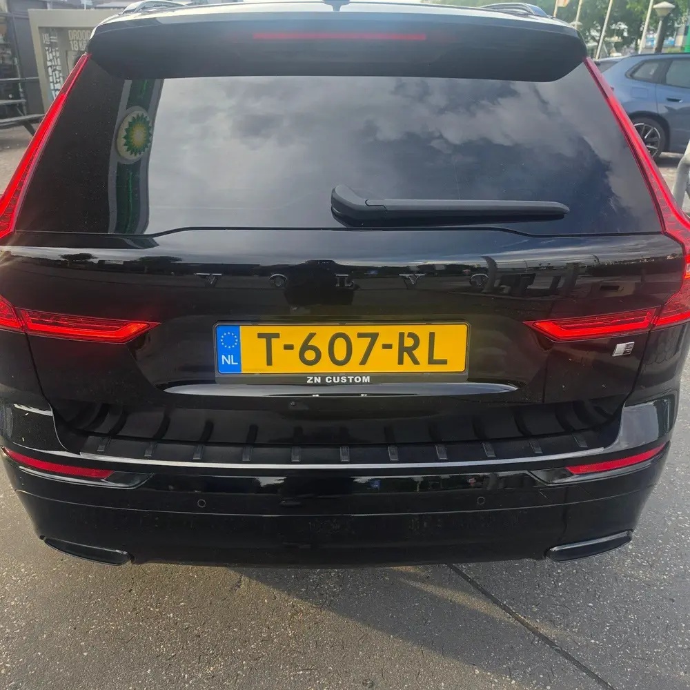 Volvo XC60 T8 Twin Engine 390pk Geartronic AWD 2019 Zwart uit 2019, foto 17