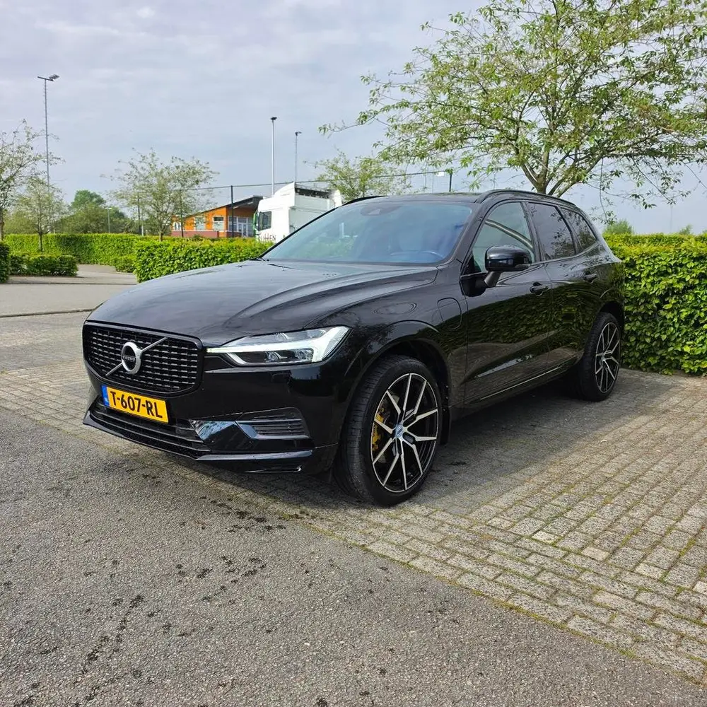 Volvo XC60 T8 Twin Engine 390pk Geartronic AWD 2019 Zwart uit 2019, foto 2