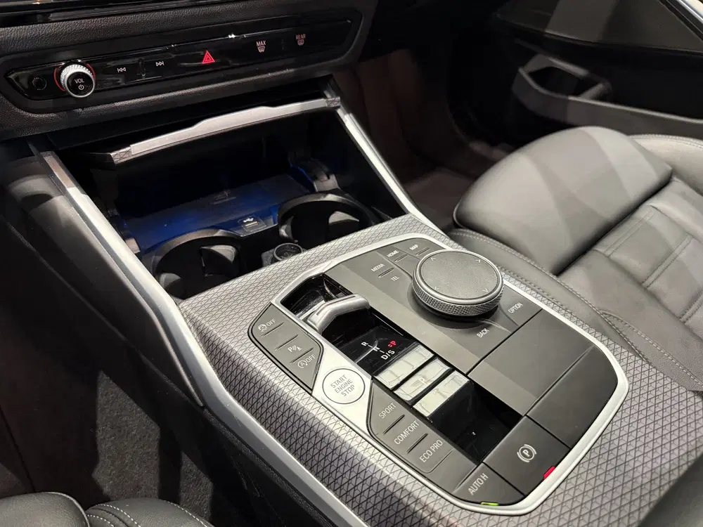 BMW 3-serie 3 Serie Touring 330i M Sportpakket Pro NL uit 2024, foto 12