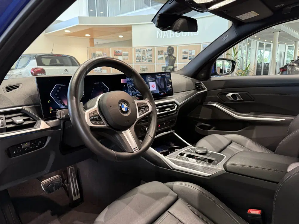 BMW 3-serie 3 Serie Touring 330i M Sportpakket Pro NL uit 2024, foto 2