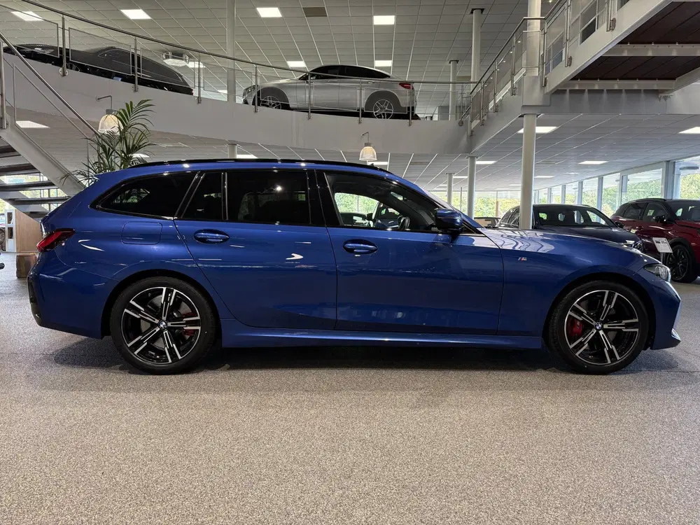 BMW 3-serie 3 Serie Touring 330i M Sportpakket Pro NL uit 2024, foto 4