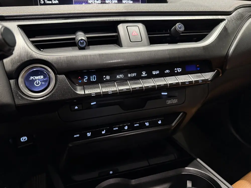 Lexus UX 250h AWD Executive Line, President pack, Mark Levin uit 2019, foto 18