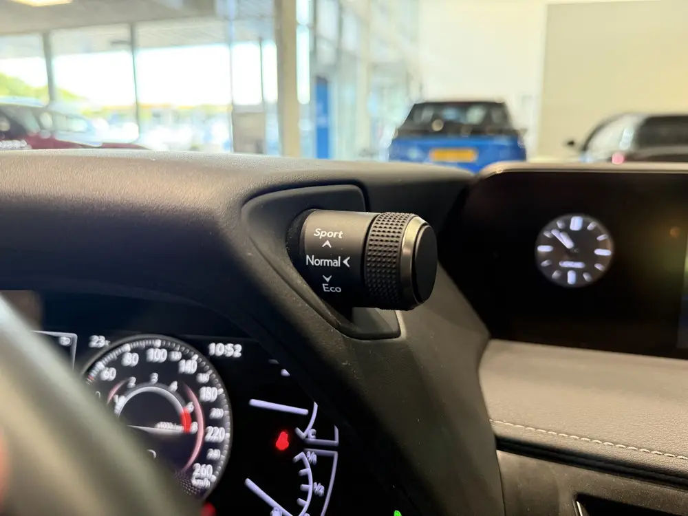 Lexus UX 250h Luxury Line, Leder, Camera, Navi, LED, DAB+ uit 2019, foto 15