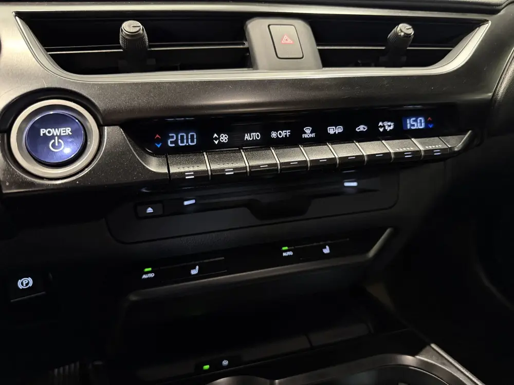 Lexus UX 250h Luxury Line, Leder, Camera, Navi, LED, DAB+ uit 2019, foto 17
