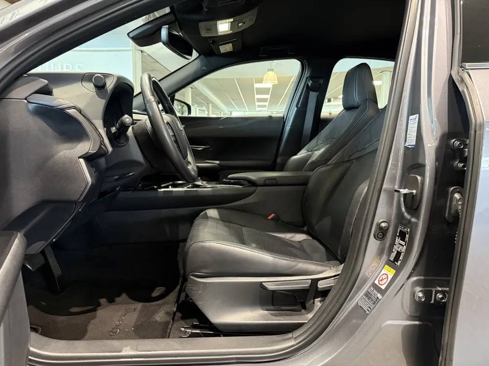 Lexus UX 250h Luxury Line, Leder, Camera, Navi, LED, DAB+ uit 2019, foto 2