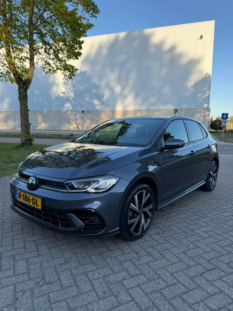 Volkswagen Polo 1.0 TSI 95pk 2022 Grijs uit 2022