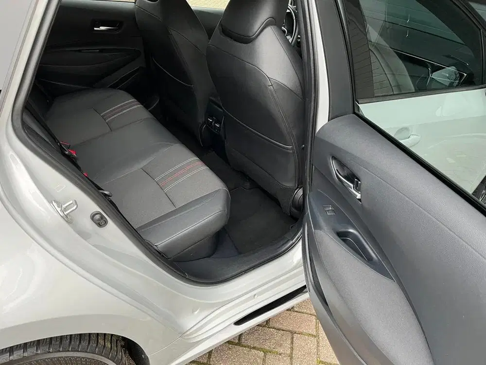 Toyota Corolla 1.8 GR-Sport uit 2020, foto 10