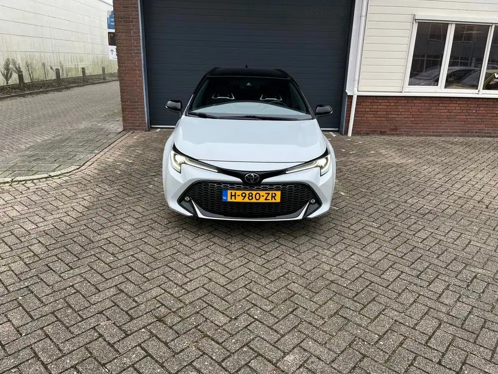 Toyota Corolla 1.8 GR-Sport uit 2020, foto 2