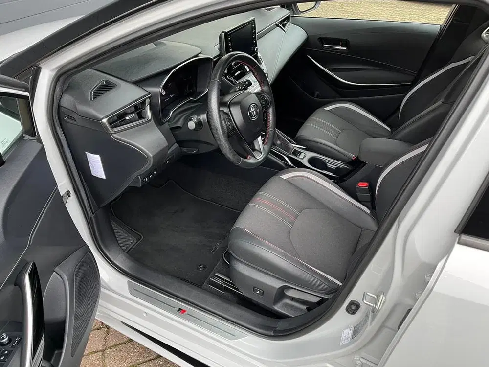 Toyota Corolla 1.8 GR-Sport uit 2020, foto 7
