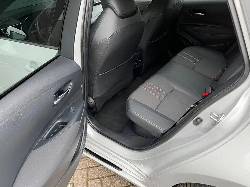 Toyota Corolla 1.8 GR-Sport uit 2020, foto 9