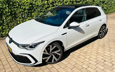 Volkswagen Golf VW Golf 1.5 Etsi R-line 150pk DSG 2021 Wit Pano Camera uit 2021