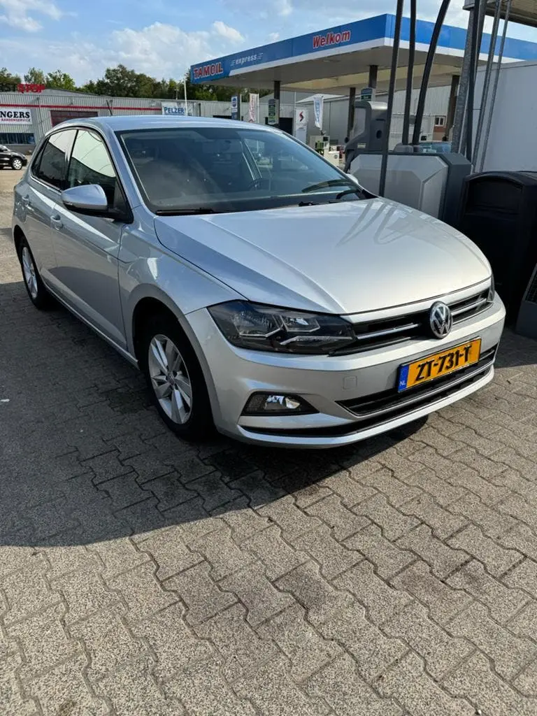 Volkswagen Polo 1.0 TSI 95pk 2019 Grijs.    Km 172000 uit 2019