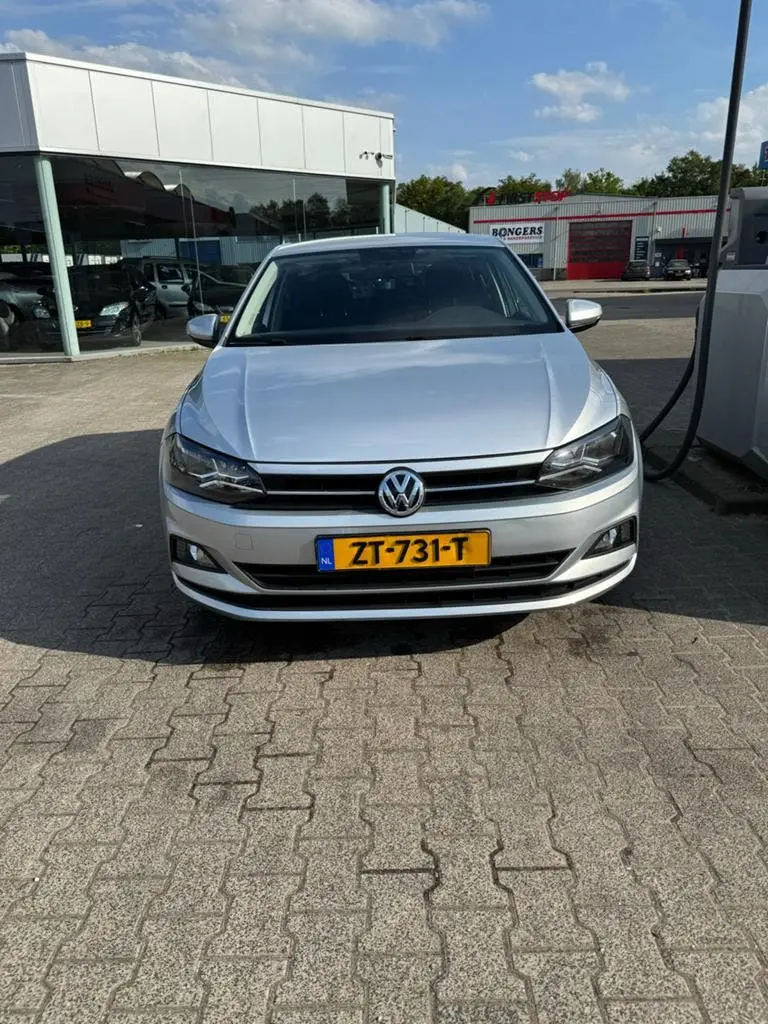 Volkswagen Polo 1.0 TSI 95pk 2019 Grijs.    Km 172000 uit 2019, foto 2