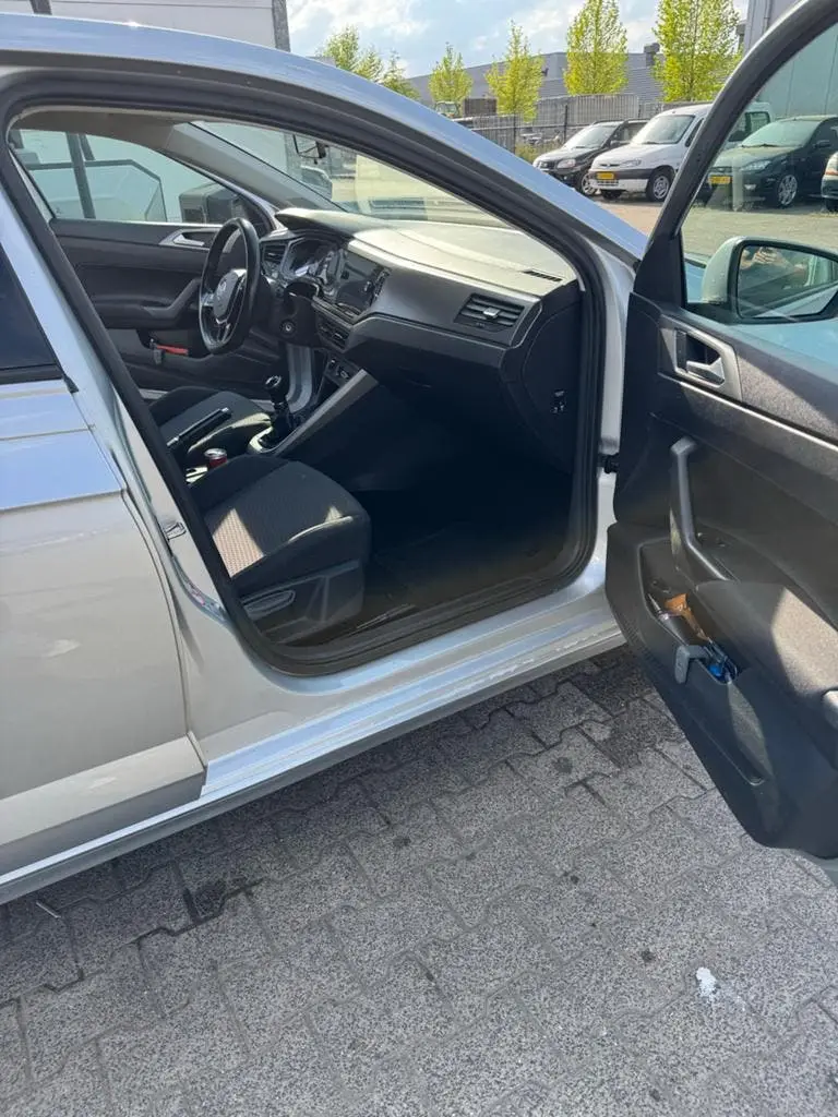 Volkswagen Polo 1.0 TSI 95pk 2019 Grijs.    Km 172000 uit 2019, foto 9