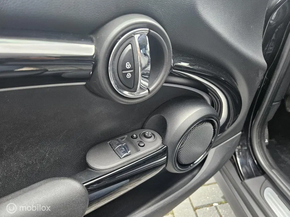 Mini Cooper 1.5 Facelift uit 2022, foto 10