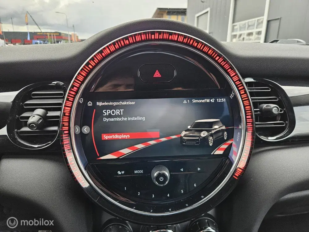 Mini Cooper 1.5 Facelift uit 2022, foto 15