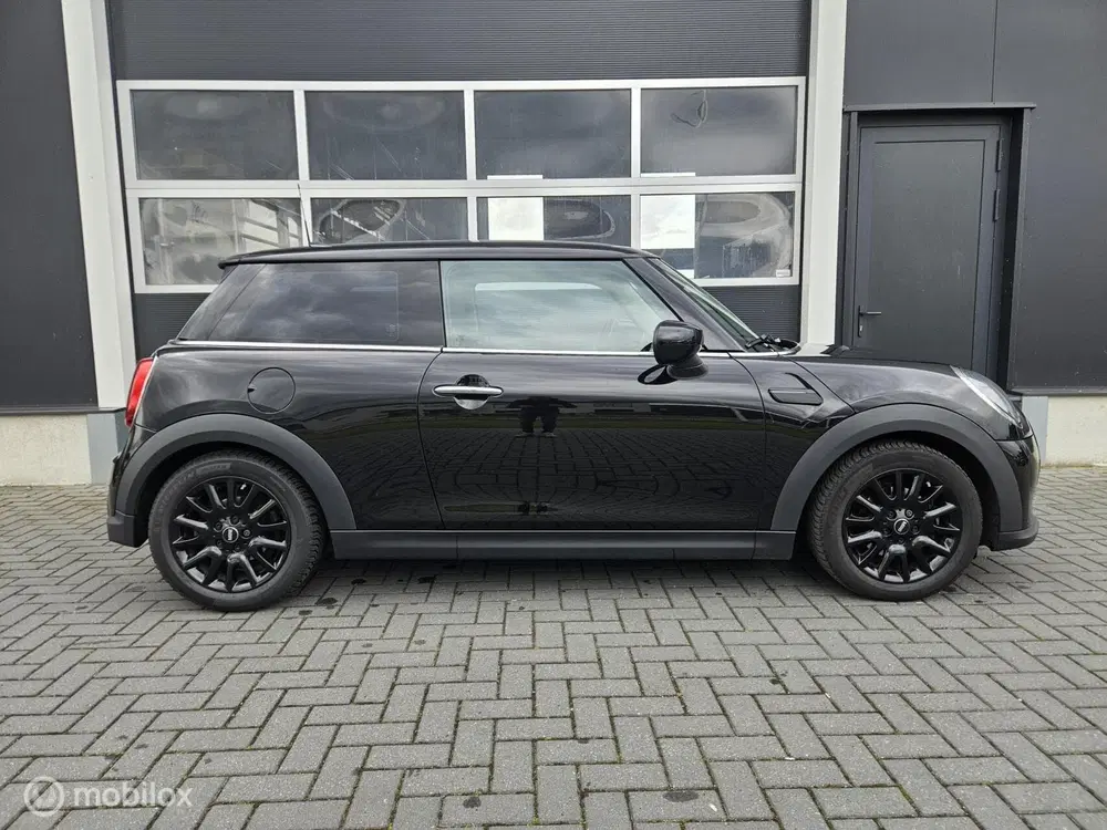 Mini Cooper 1.5 Facelift uit 2022, foto 8
