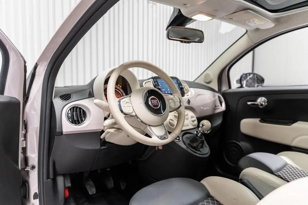Fiat 500 dolcevita uit 2021, foto 11