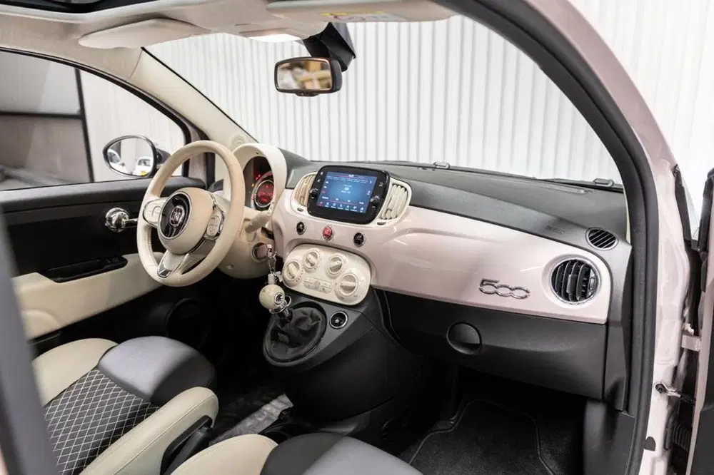 Fiat 500 dolcevita uit 2021, foto 14