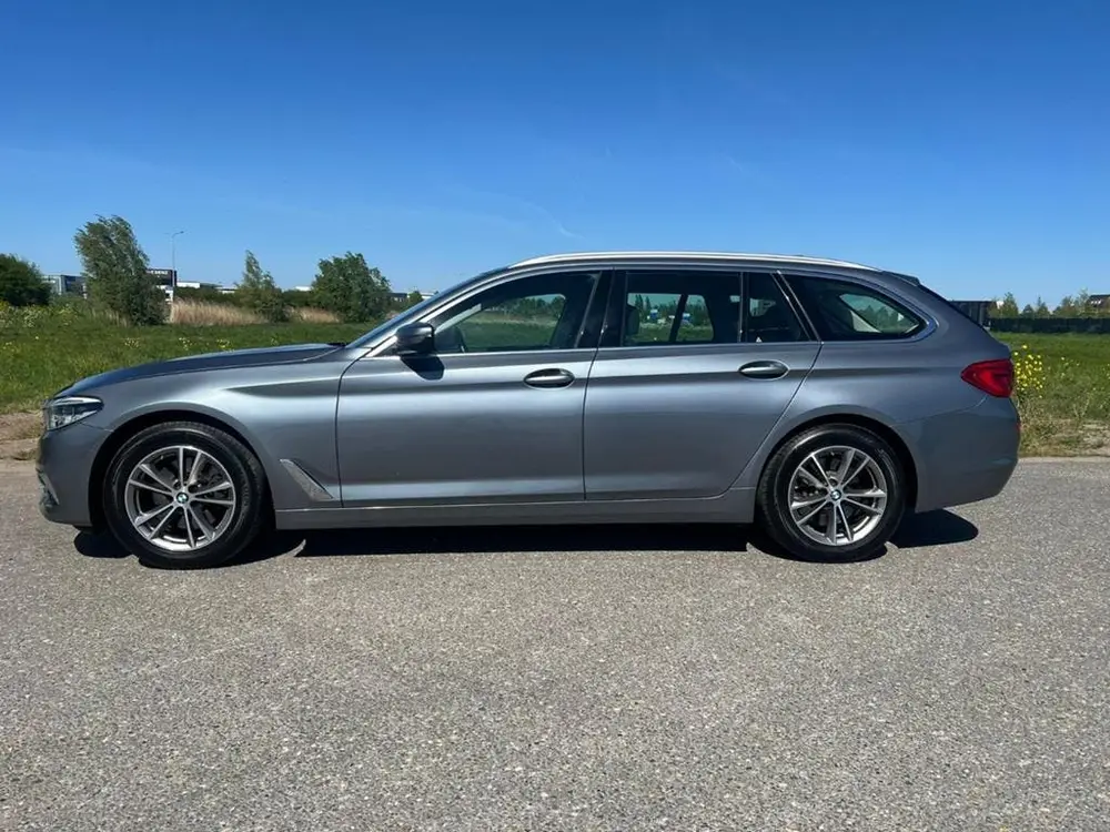 BMW 5-Serie 5-Serie 520i 184pk Aut. 2019 Grijs uit 2019, foto 4