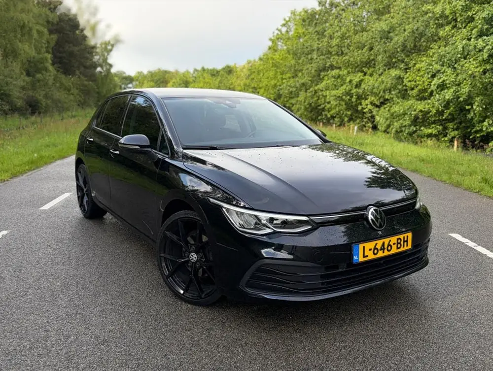 Volkswagen Golf 1.5 TSI 130pk 2020 Zwart uit 2020, foto 3