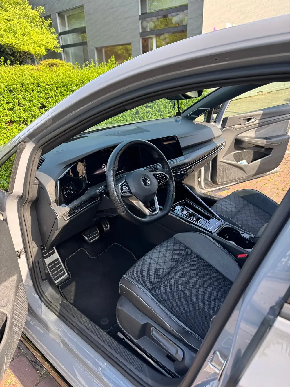 Volkswagen Golf 8 R-Line | 2.0 benzine | Nardo Grey uit 2022, foto 6