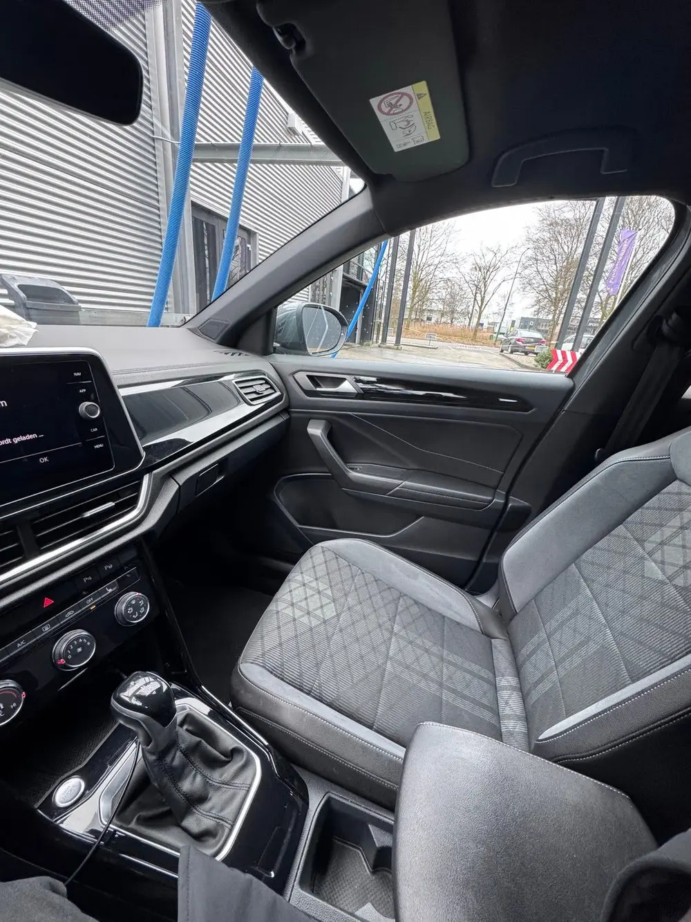 Volkswagen T-Roc 1.5 TSI 150pk 7-DSG 2022 Grijs KM115.000 uit 2022, foto 18