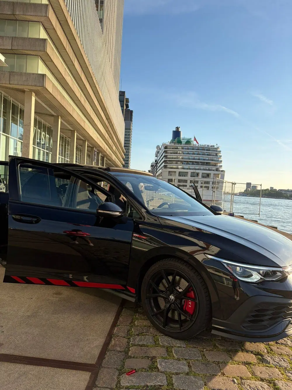 Volkswagen Golf 2.0 TSI OPF 221KW Dsg7 2022 Zwart uit 2022, foto 10
