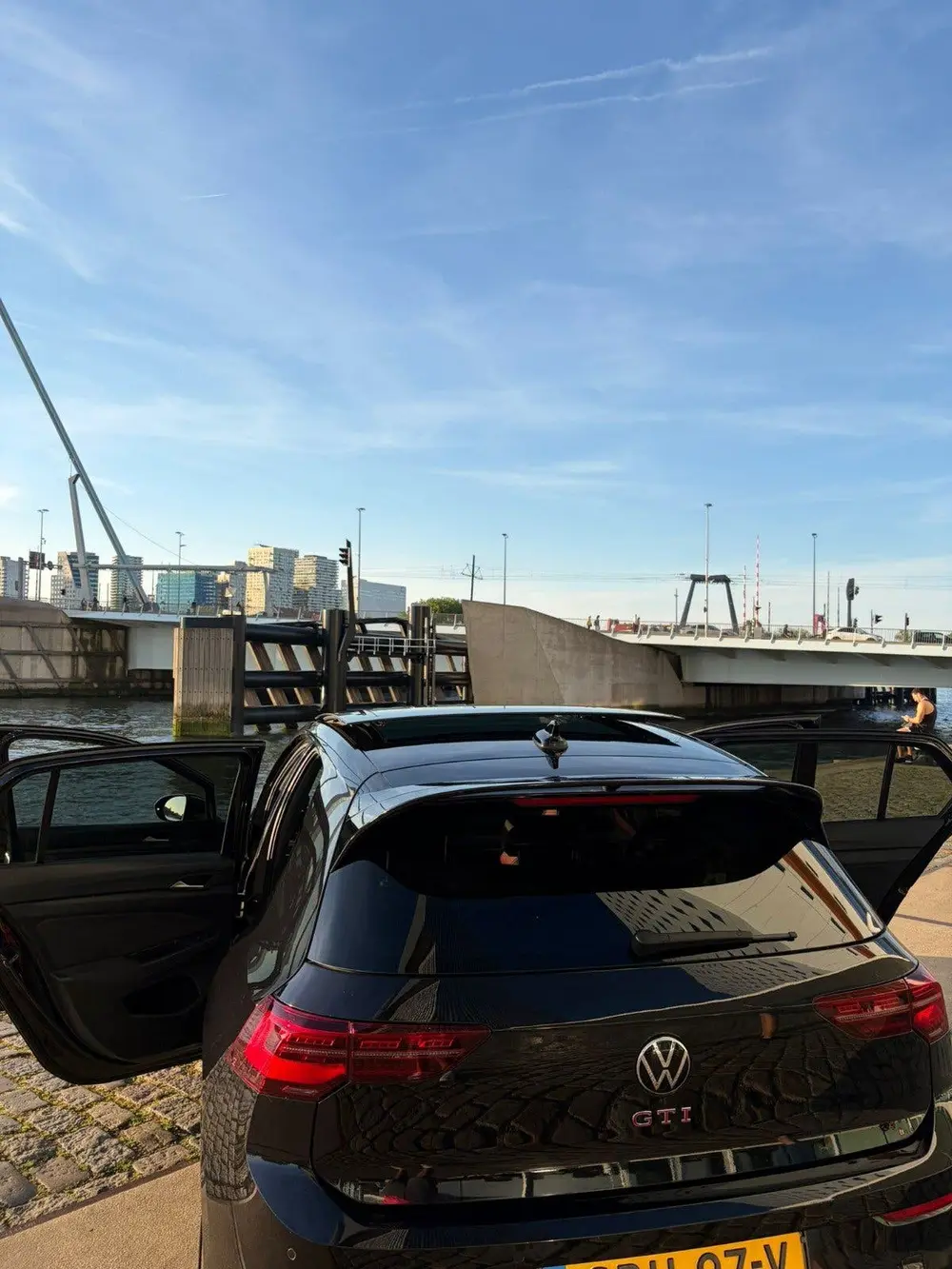 Volkswagen Golf 2.0 TSI OPF 221KW Dsg7 2022 Zwart uit 2022, foto 17