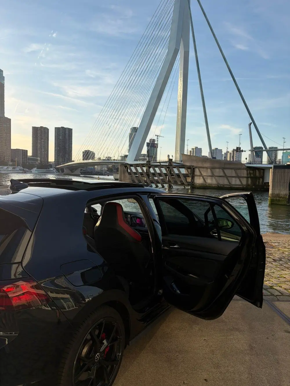 Volkswagen Golf 2.0 TSI OPF 221KW Dsg7 2022 Zwart uit 2022, foto 18
