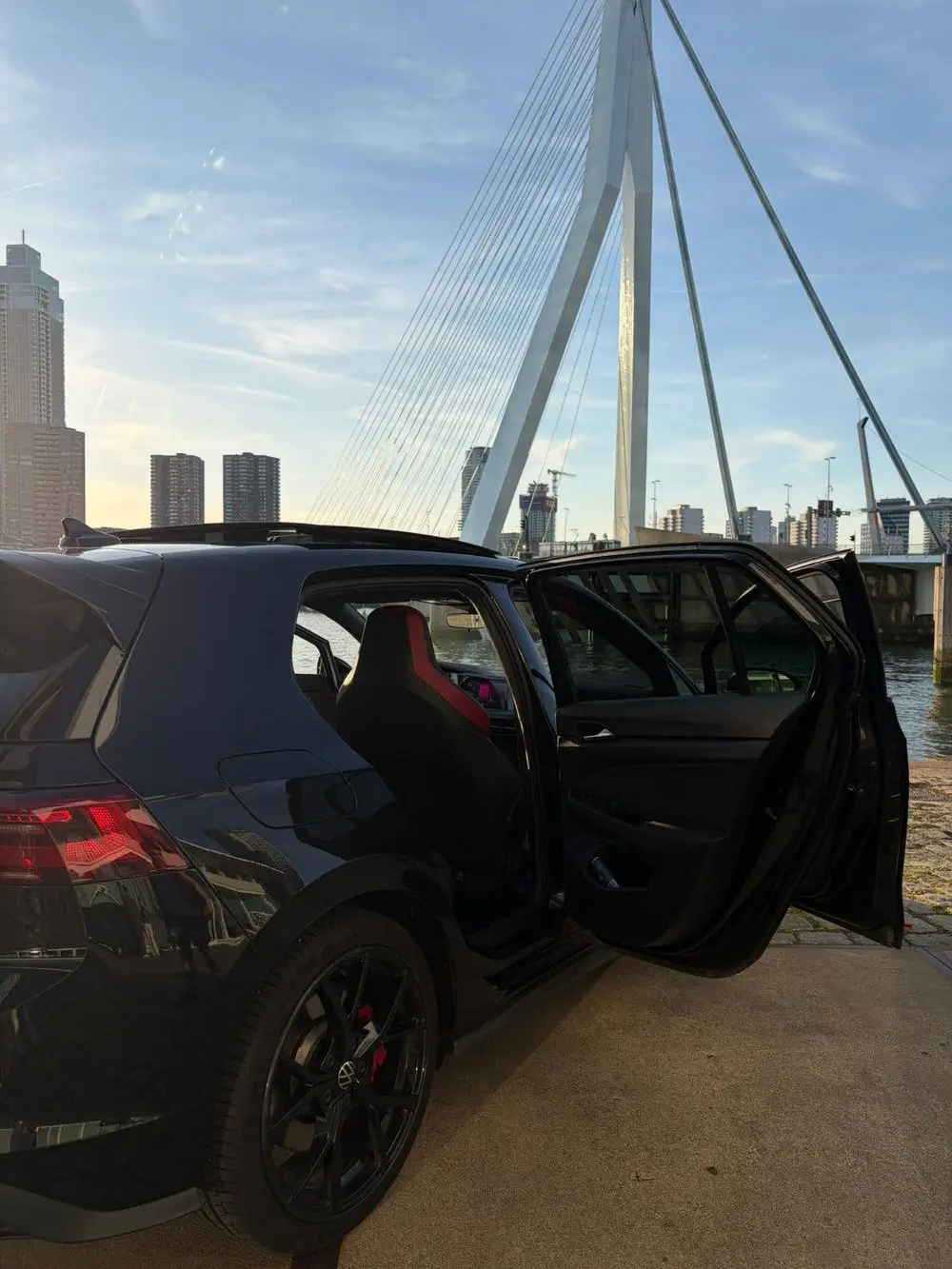 Volkswagen Golf 2.0 TSI OPF 221KW Dsg7 2022 Zwart uit 2022, foto 19