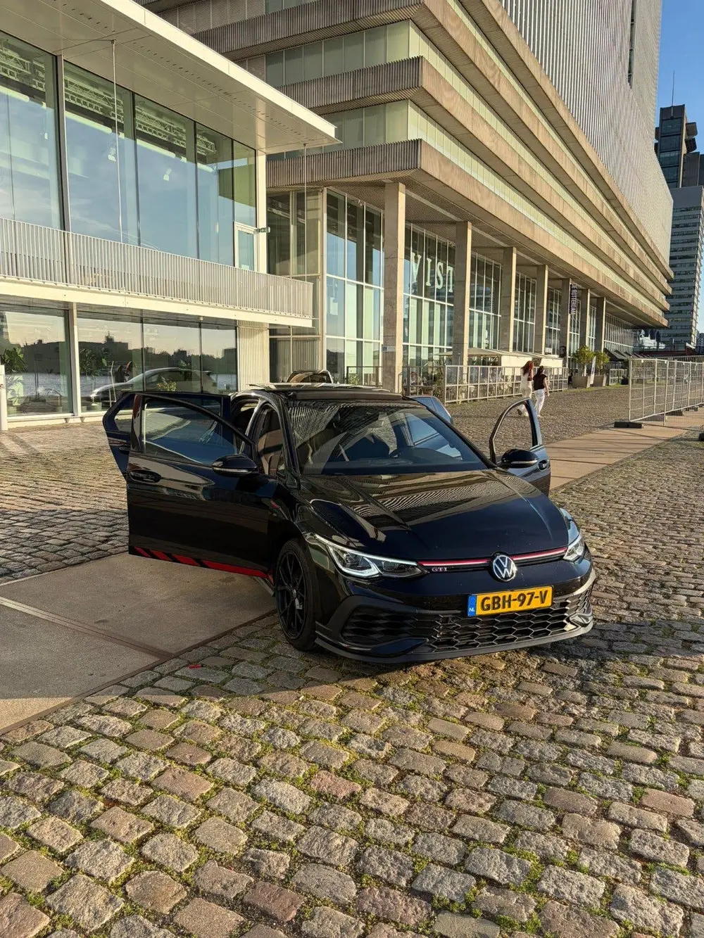 Volkswagen Golf 2.0 TSI OPF 221KW Dsg7 2022 Zwart uit 2022, foto 5