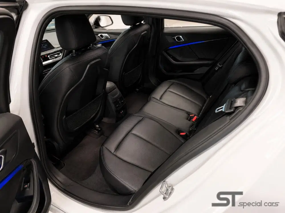BMW 1-serie M135i xDrive uit 2020, foto 10
