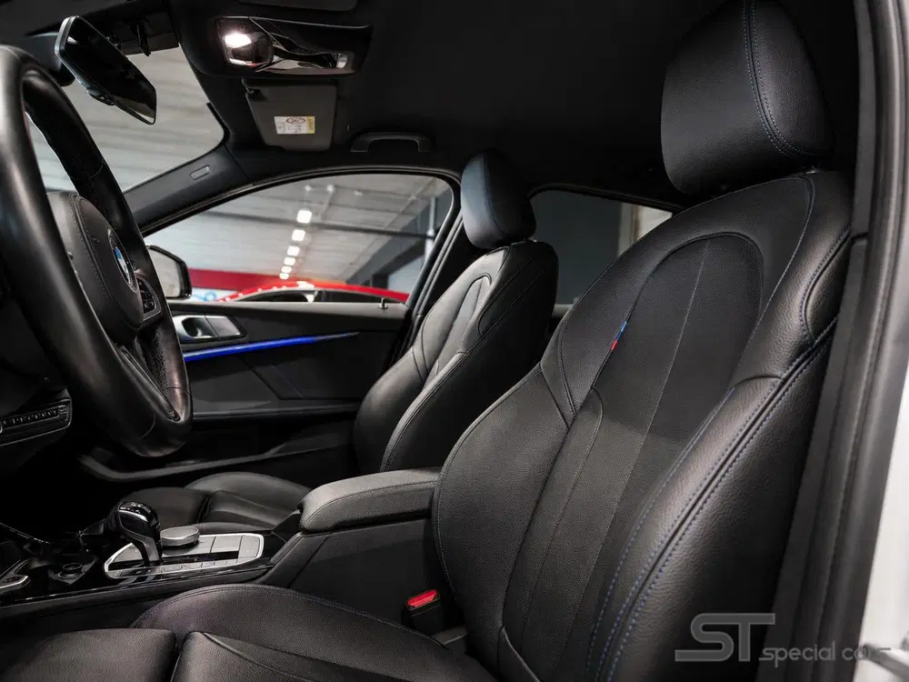 BMW 1-serie M135i xDrive uit 2020, foto 11