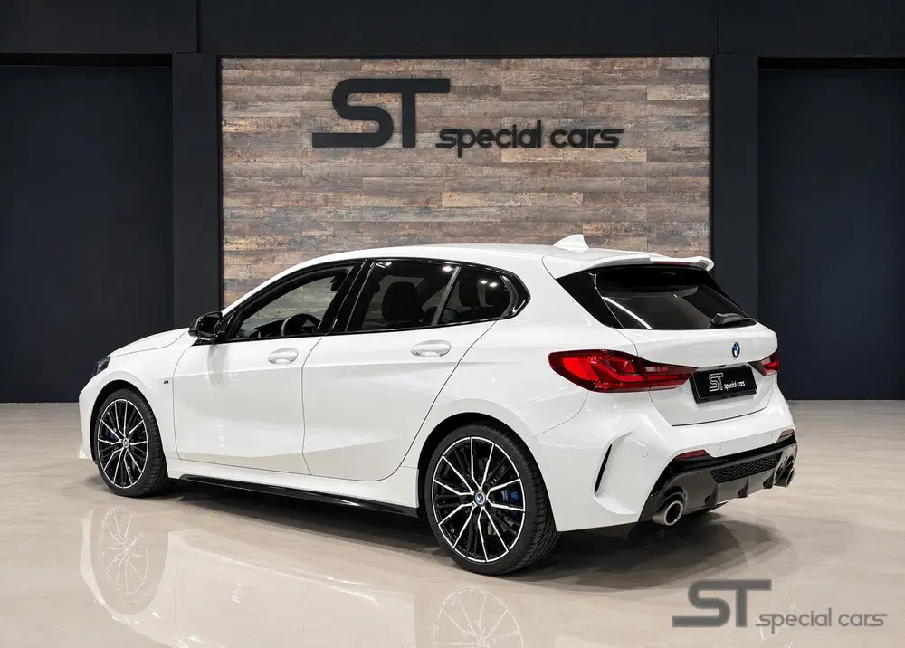 BMW 1-serie M135i xDrive uit 2020, foto 2