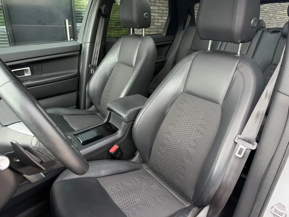 Land Rover Discovery Sport 2.0 Si 241pk 4WD HSE Aut PANO VOL uit 2019, foto 12