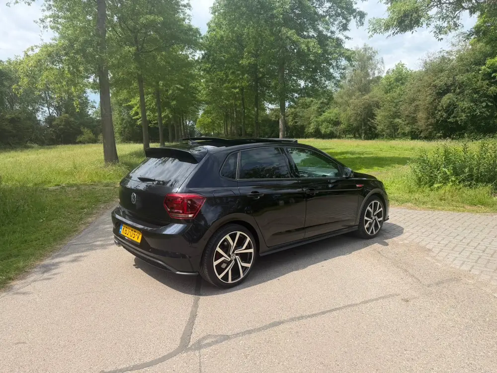 Volkswagen Polo 2.0 TSI 200pk 6-DSG 2019 Zwart uit 2019, foto 2