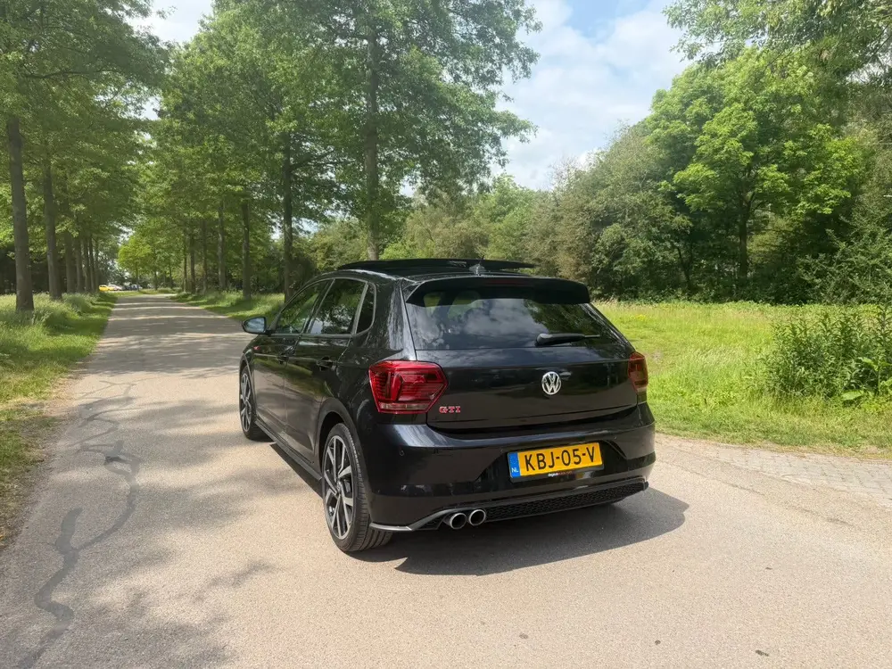 Volkswagen Polo 2.0 TSI 200pk 6-DSG 2019 Zwart uit 2019, foto 3