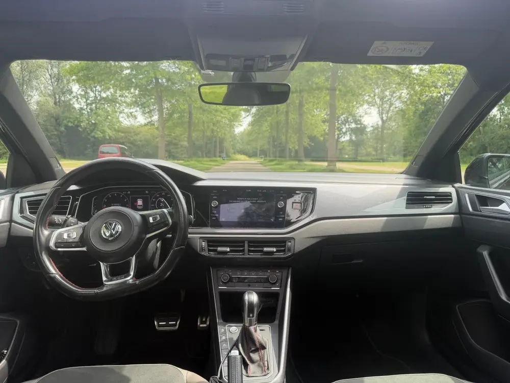 Volkswagen Polo 2.0 TSI 200pk 6-DSG 2019 Zwart uit 2019, foto 9