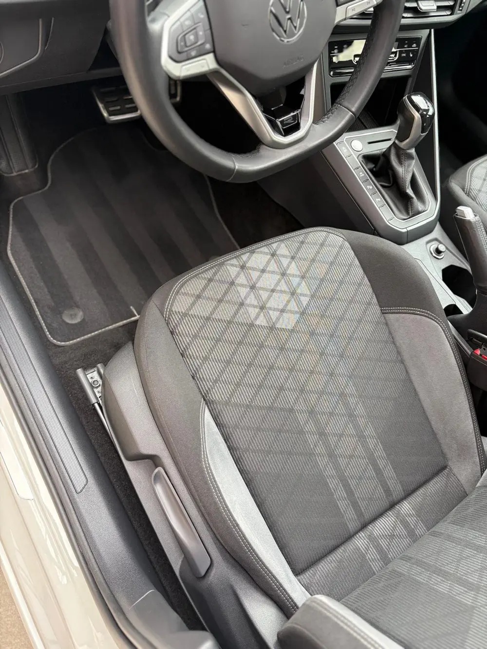 Volkswagen Taigo 1.5 TSI 150pk Dsg-7 2022 Grijs uit 2022, foto 12