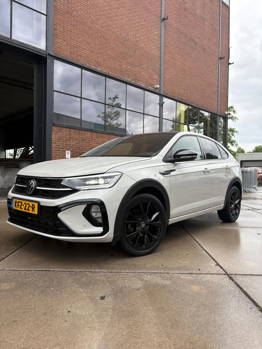 Volkswagen Taigo 1.5 TSI 150pk Dsg-7 2022 Grijs uit 2022, foto 2