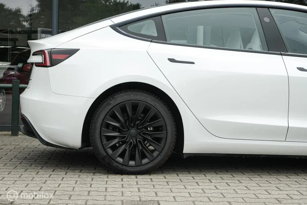 Tesla Model 3 Premium Long Range AWD 78 kWh Highland uit 2023, foto 13