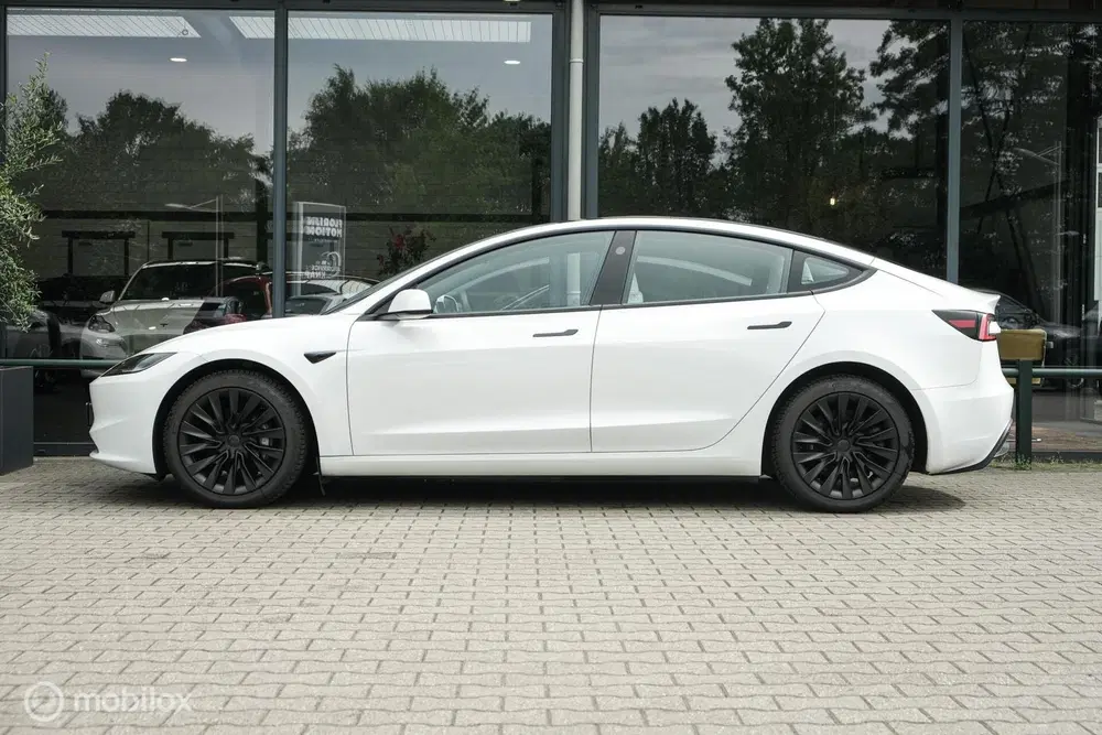 Tesla Model 3 Premium Long Range AWD 78 kWh Highland uit 2023, foto 3